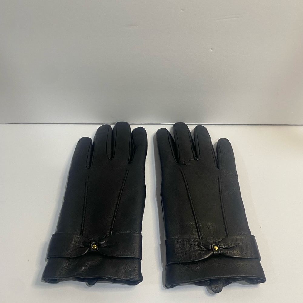 Fownes Leather Gloves in size medium